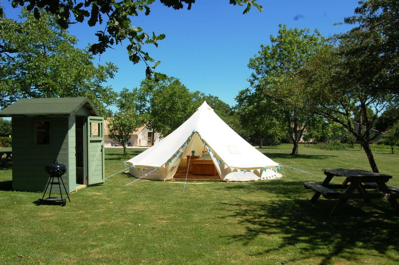 Camping La Foret De Tesse 外观 照片