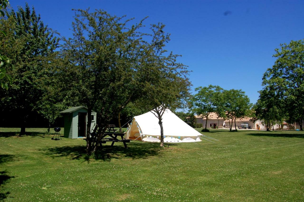 Camping La Foret De Tesse 外观 照片