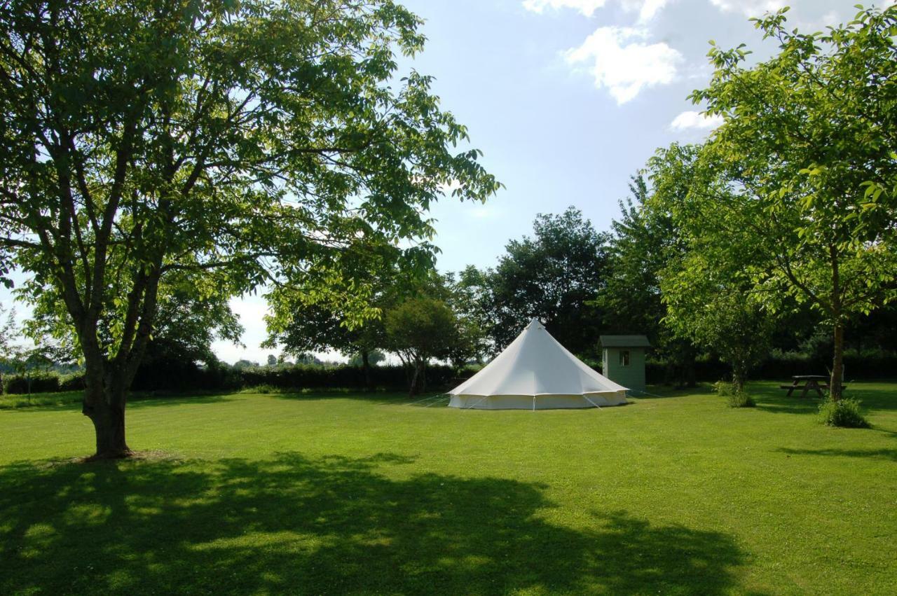 Camping La Foret De Tesse 外观 照片