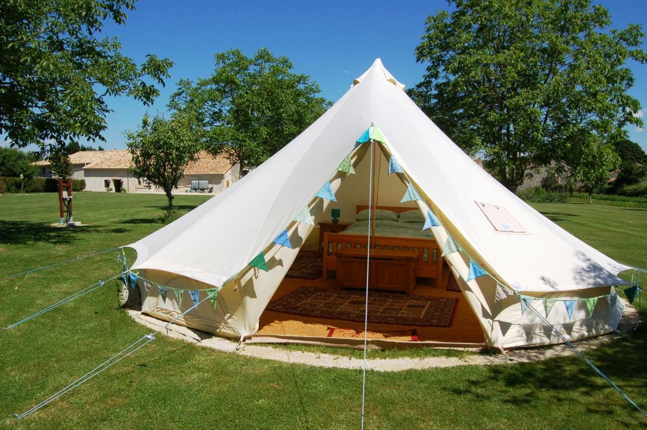 Camping La Foret De Tesse 外观 照片